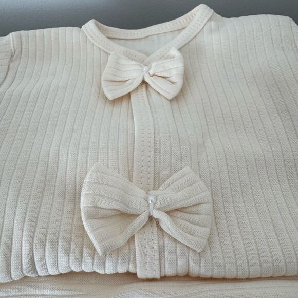 Charming Organic Cotton Cream Kids 2pcs Set with Bows - Picture 9 of 9